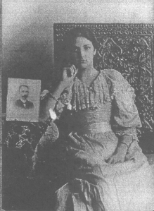 María Mantilla, at the age of 15, in 1895